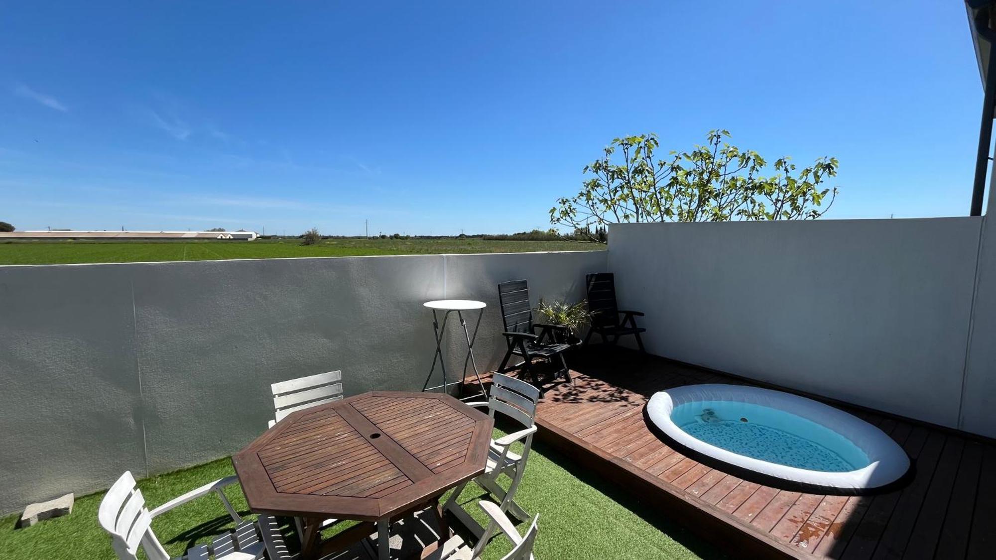 Appartement Avec Spa-Avril A Sept-Camargue 4 Personnes Saint-Laurent-dʼAigouze Eksteriør bilde